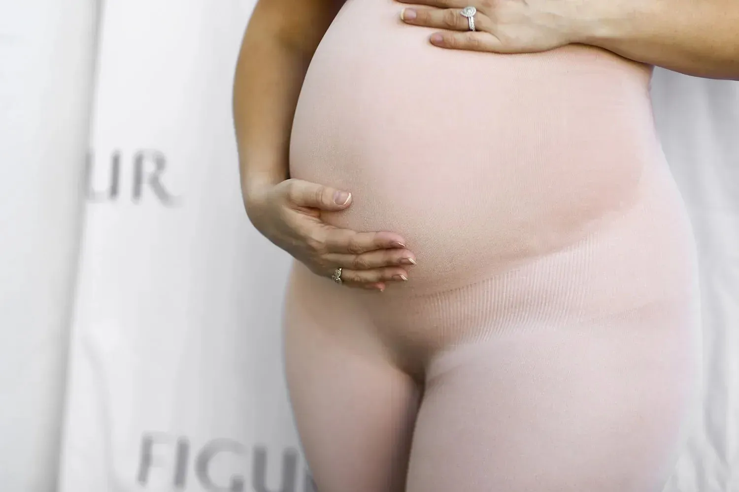 MATERNITY SHAPEWEAR SHORTS NUDE